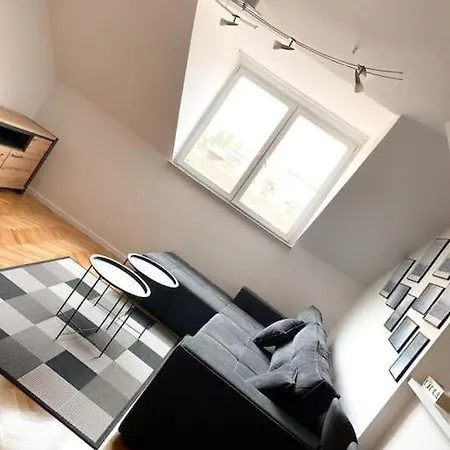 A Hidden Gem: Spacious Eternal Flame Apartmán *