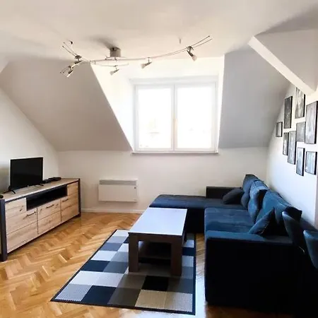 A Hidden Gem: Spacious Eternal Flame Apartmán Sarajevo